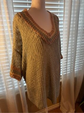 Easel Lightweight V-Neck Knit Sweater in Soft Sage with Cream & Mauve Detail.